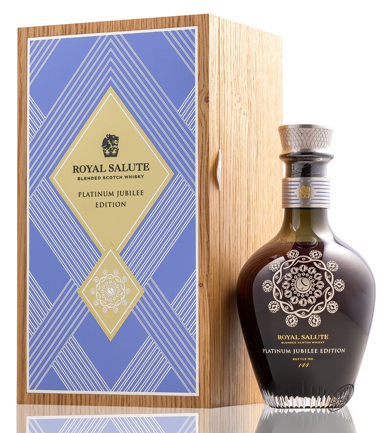 Chivas Regal Royal Salute The Platinum Jubilee Edition Whisky 50,8% vol. 0,70l Chivas Regal Royal Salute The Platinum Jubilee Edition Whisky 50,8% vol. 0,70l