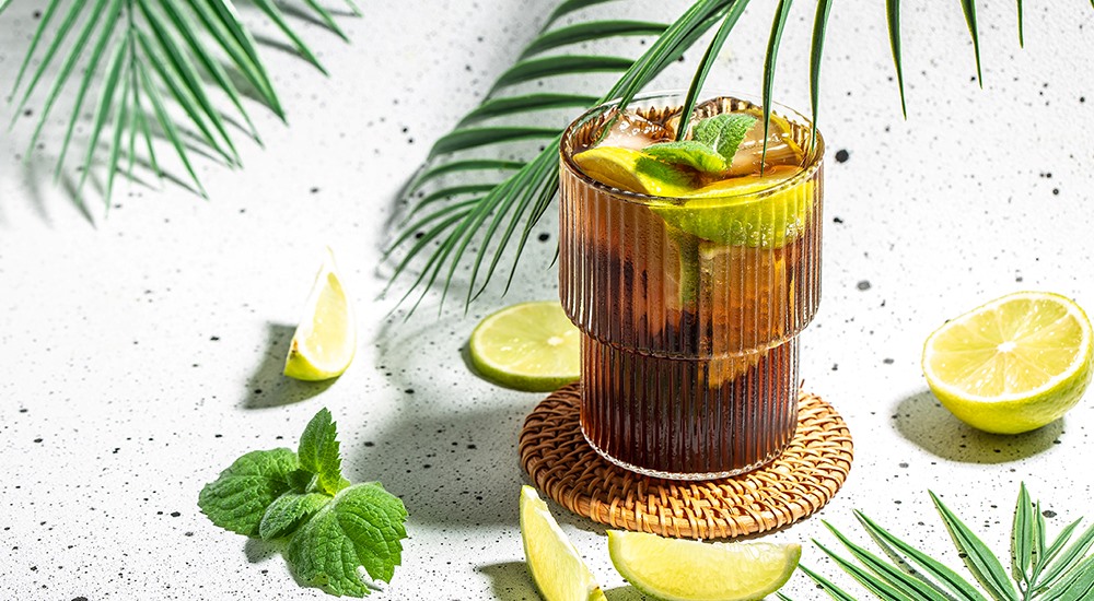 Shots, Limetten und Rohrzucker