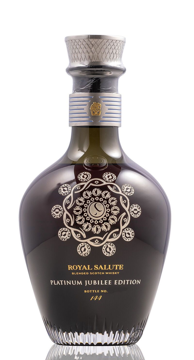 Chivas Regal Royal Salute The Platinum Jubilee Edition Whisky 50,8% vol. 0,70l Chivas Regal Royal Salute The Platinum Jubilee Edition Whisky 50,8% vol. 0,70l