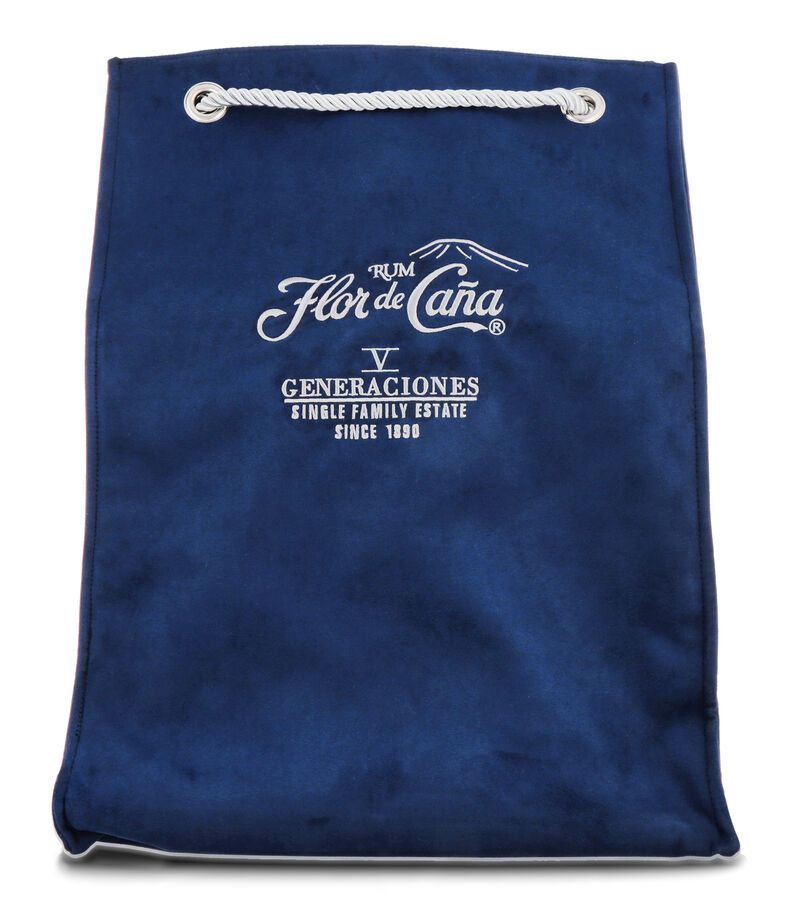 Flor de Cana 30 YO Single Barrel Rum Geschenk-Set 45% vol. 0,70l Flor de Cana 30 YO Single Barrel Rum Geschenk-Set 45% vol. 0,70l