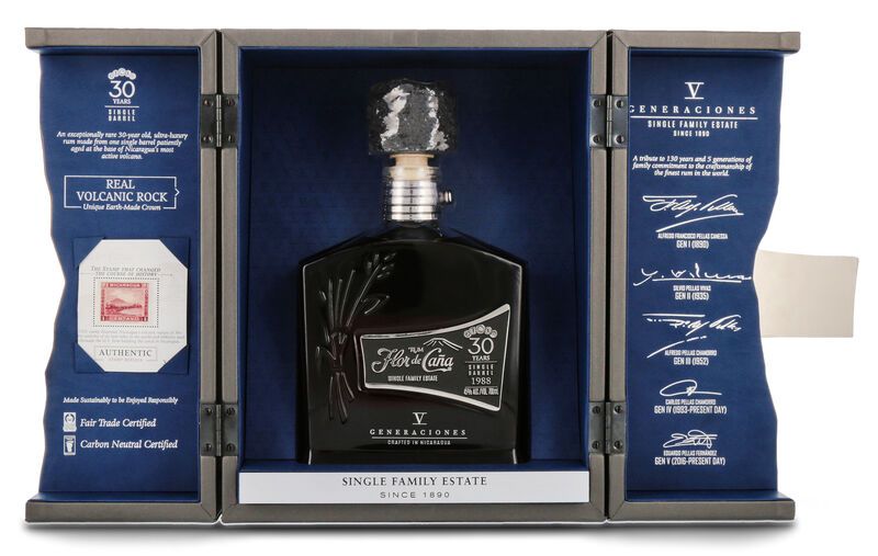 Flor de Cana 30 YO Single Barrel Rum Geschenk-Set 45% vol. 0,70l Flor de Cana 30 YO Single Barrel Rum Geschenk-Set 45% vol. 0,70l