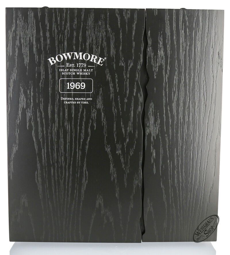 Bowmore 50 YO Vintage 1969 Whisky 46,9% vol. 0,70l Bowmore 50 YO Vintage 1969 Whisky 46,9% vol. 0,70l