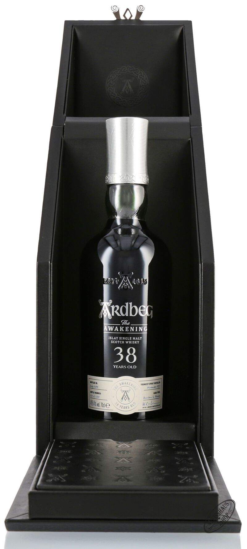 Ardbeg 38 YO The Awakening Vintage 1975 Islay Whisky 49,4% vol. 0,70l Ardbeg 38 YO The Awakening Vintage 1975 Islay Whisky 49,4% vol. 0,70l